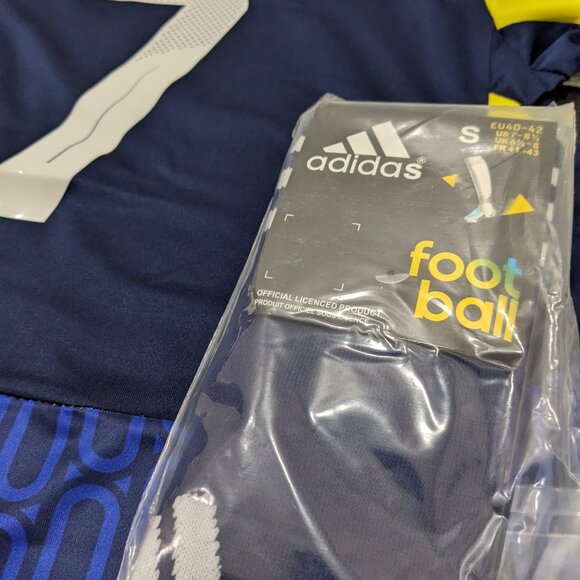 Ronaldo #7 Al Nassr FC Youth Kit - Picture 9 of 12